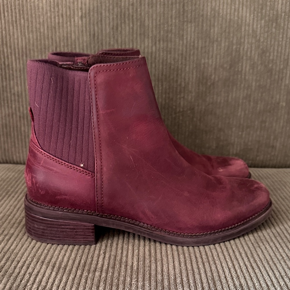 Clark’s wine ankle boots - 9